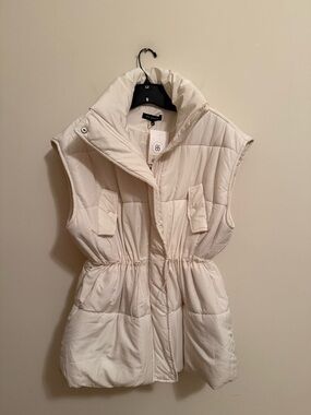 Blu Pepper Off-White Quilted Sleeveless Puffer Vest with High Collar